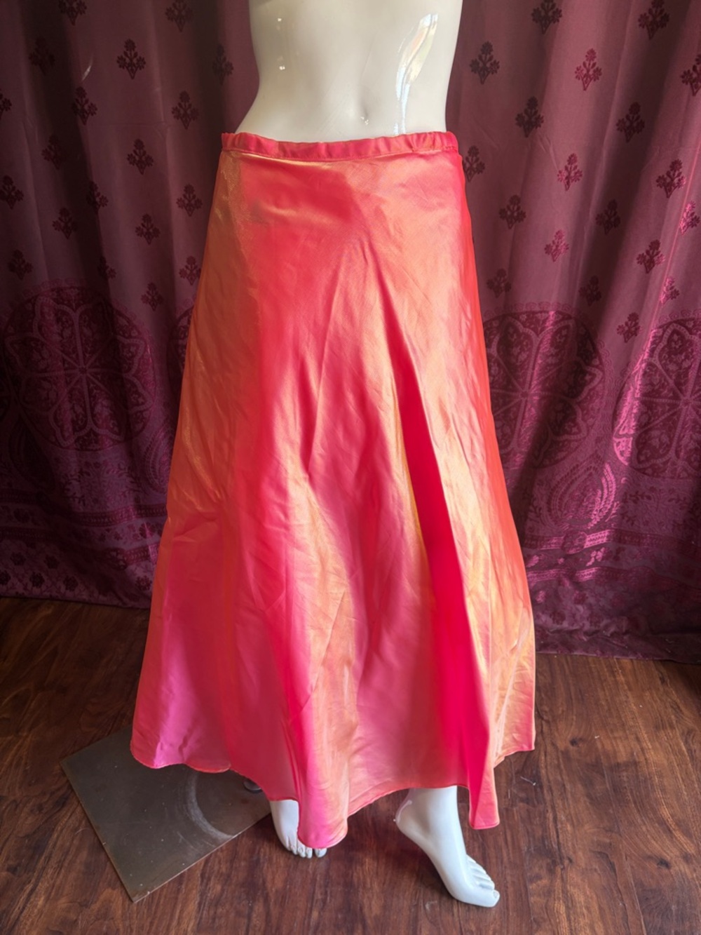 Vintage 90's Satin A-Line Midi Skirt in Iridescent Coral Pink Size Medium